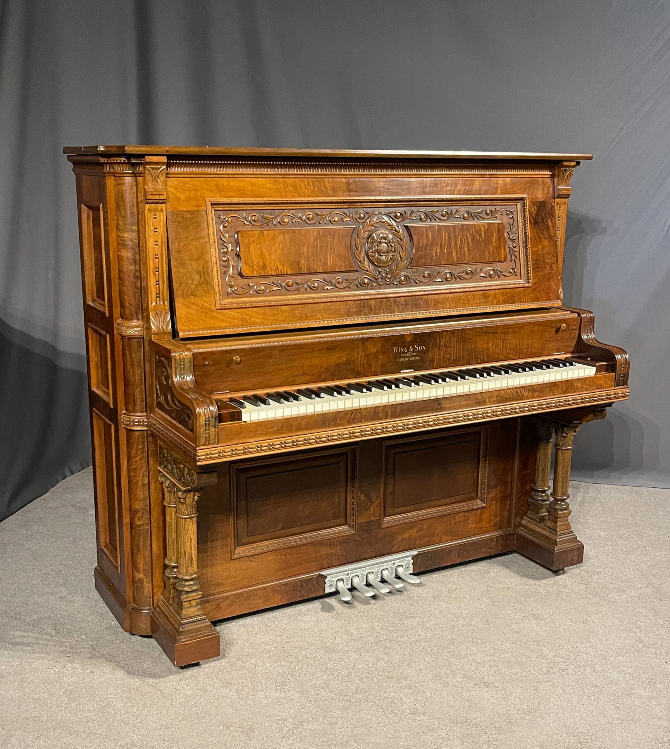 ロイアル＆サウンズ　ピアノ Wing & Son Style 29 Walnut Upright Piano - Antique Piano Shop, Inc.