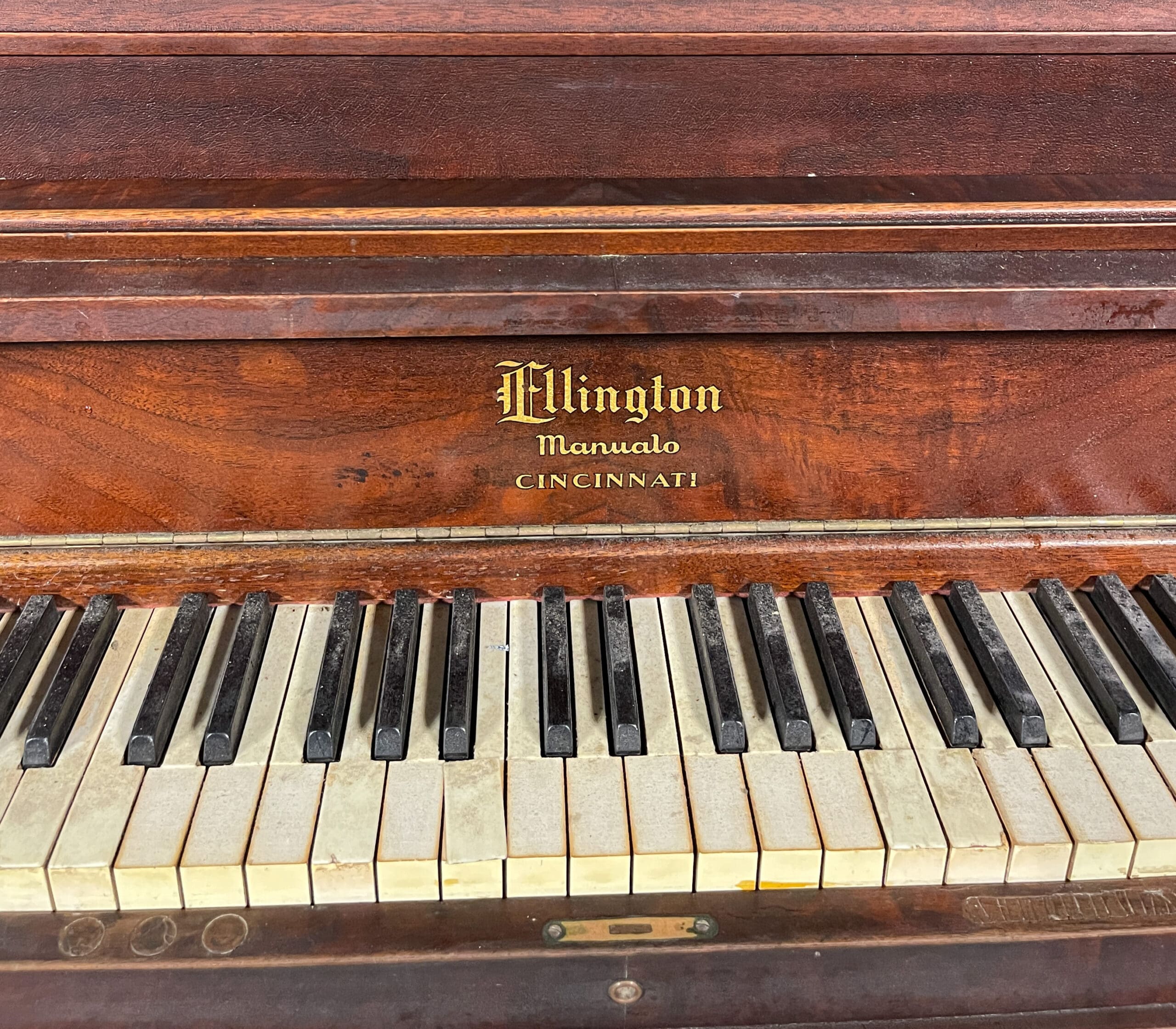 ELINGTON アップライトピアノ Walnut Ellington Upright Piano - Antique Piano Shop, Inc.