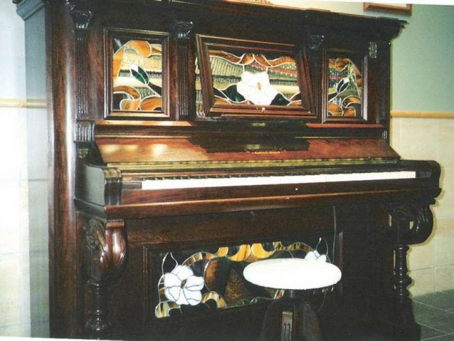 Kurtzmann Coin Operated Nickelodeon Player Piano - Antique Piano