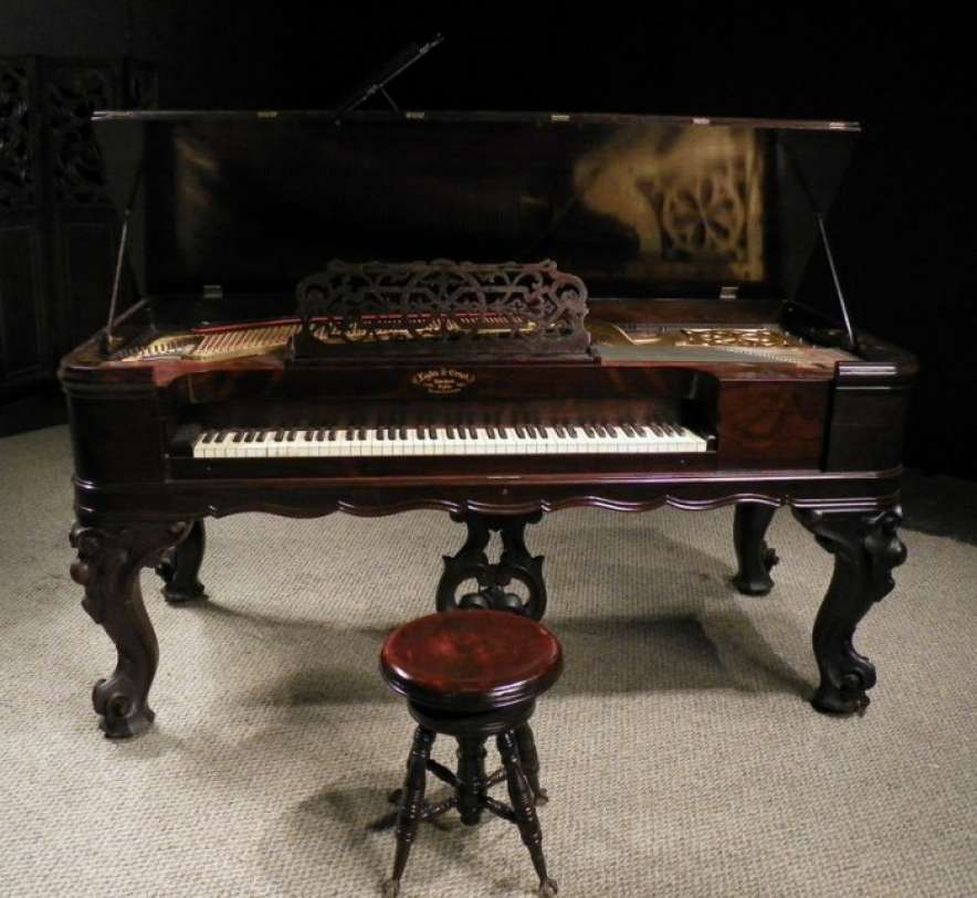 スワロフスキー フィギュリン Piano Grand with Stool 20nov25_Store_Around_the_Block