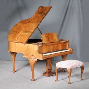 Strohmenger Queen-Anne Style Baby Grand Piano